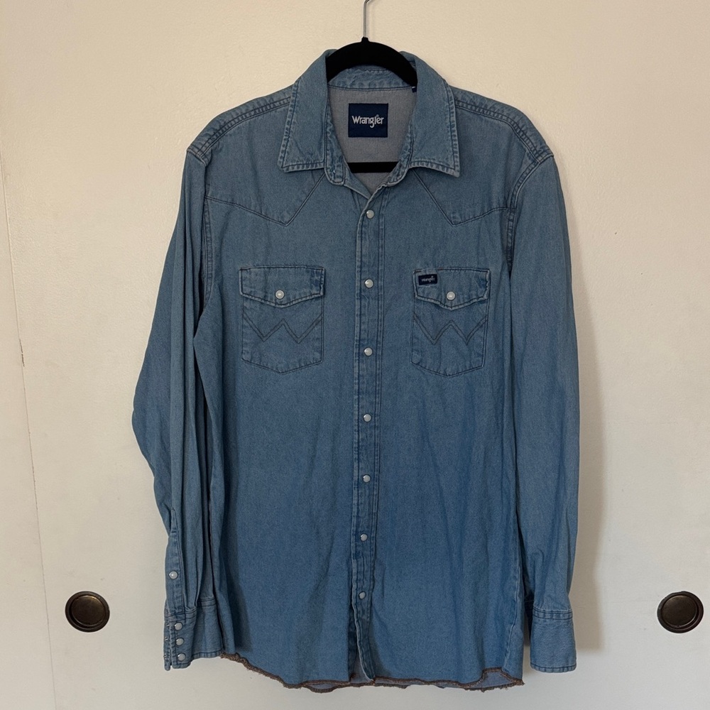 Wrangler Men’s Pearl Snap Button Down Long Sleeve